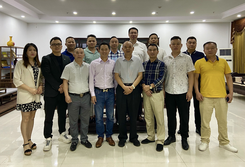 我会顺利召开第一届六次会长（执行会长）办公会
